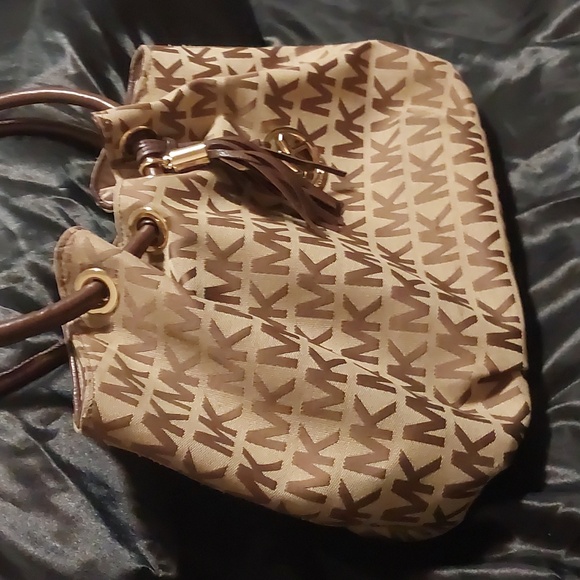 Michael Kors Brown Shoulder Bag with Signature Monogram - Picture 3 of 6